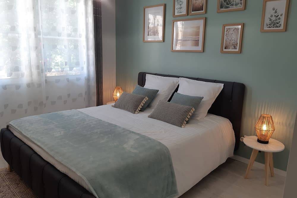 Le Val du Loup Bed and Breakfast: Continental breakfast available upon request in Notre-Dame-de-Sanilhac, Périgord Blanc