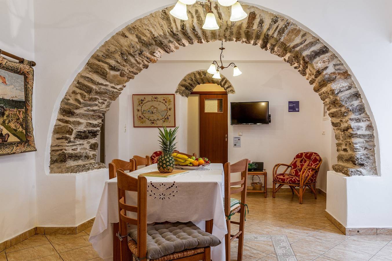 Holiday Home 'Traditional House In Koronos' with Mountain View, Private Terrace and Wi-Fi in Cyclades