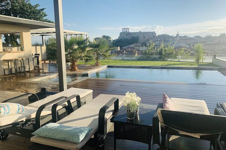 Location de vacances pour 10 personnes, avec Terrasse et Jardin à Montbazin