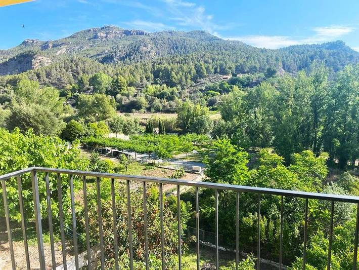 Gîte pour 8 personnes, avec vue et balcon, adapté aux familles à Montanejos - 3