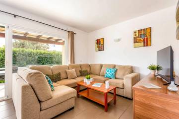 Villa in Es Mercadal, Menorcas Küste für 8 