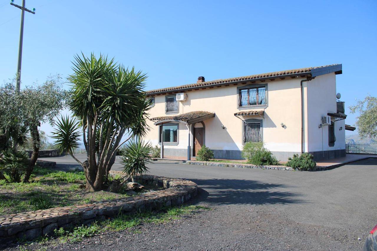Triple Room with Shared Bathroom in Paternò, Catania e dintorni