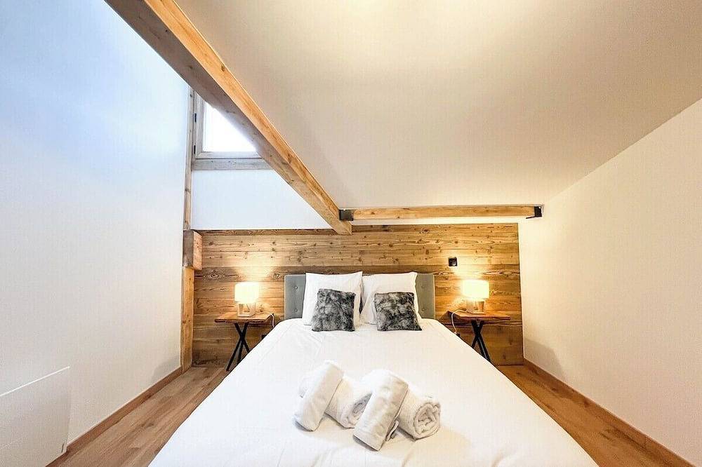 Geheel appartement, New 11p Apt | Central & on the slopes in Le Praz de Lys, Taninges