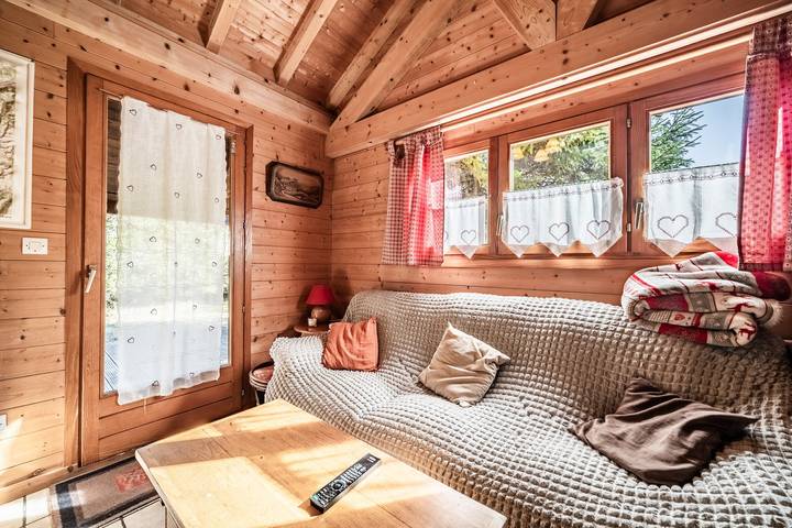 Gîte pour 7 personnes, avec jardin à Verchaix - 2