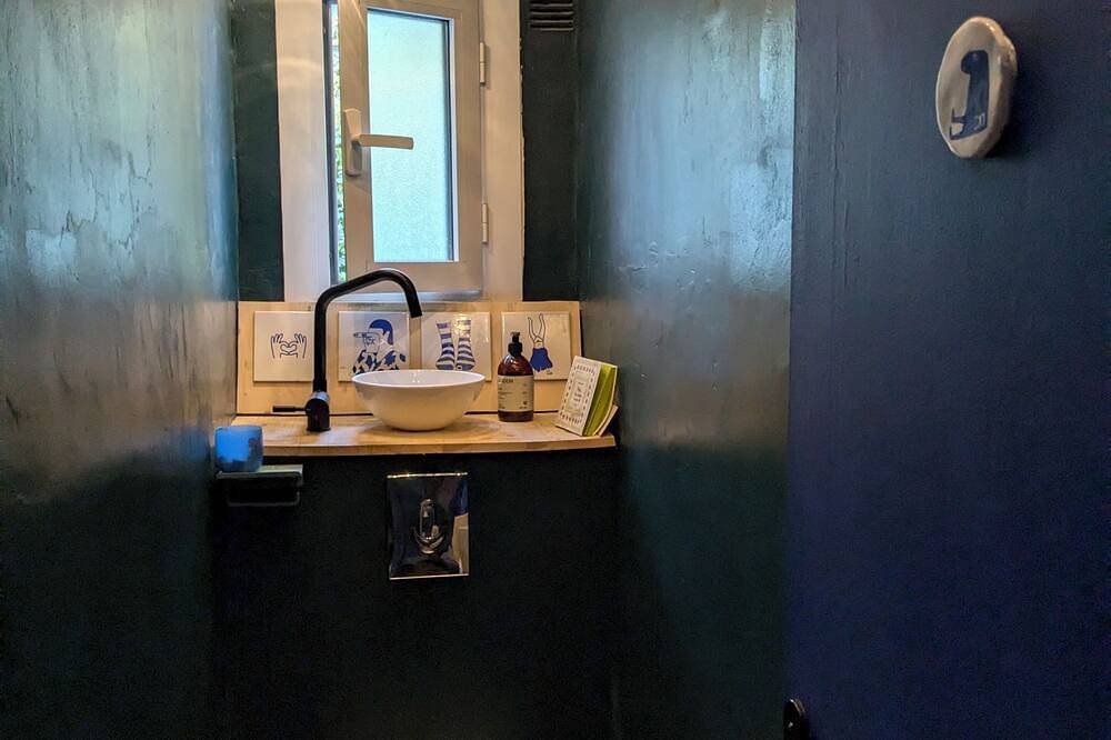 Entire apartment, Garden apartment 5 minutes from the sea in La Garde, Toulon region