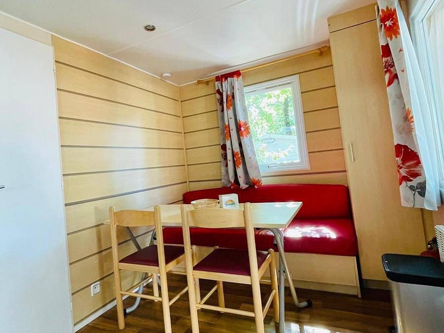 Flower Camping Les Loges - Mobilhome 2 personnes - Standard 18 - 24m² - 1 chambre - terrasse couverte + Tv* in Meschers-sur-Gironde, Région de Rochefort