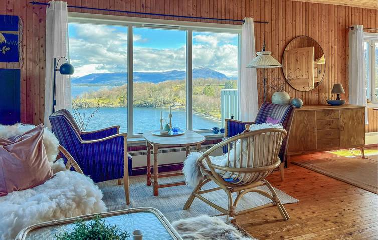 Ferienhaus für 8 Personen mit Garten in Bjoa, Vindafjord