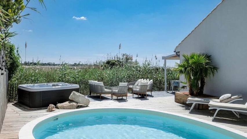 Appartement de vacances pour 7 personnes, avec jardin et piscine à Aigues-Mortes