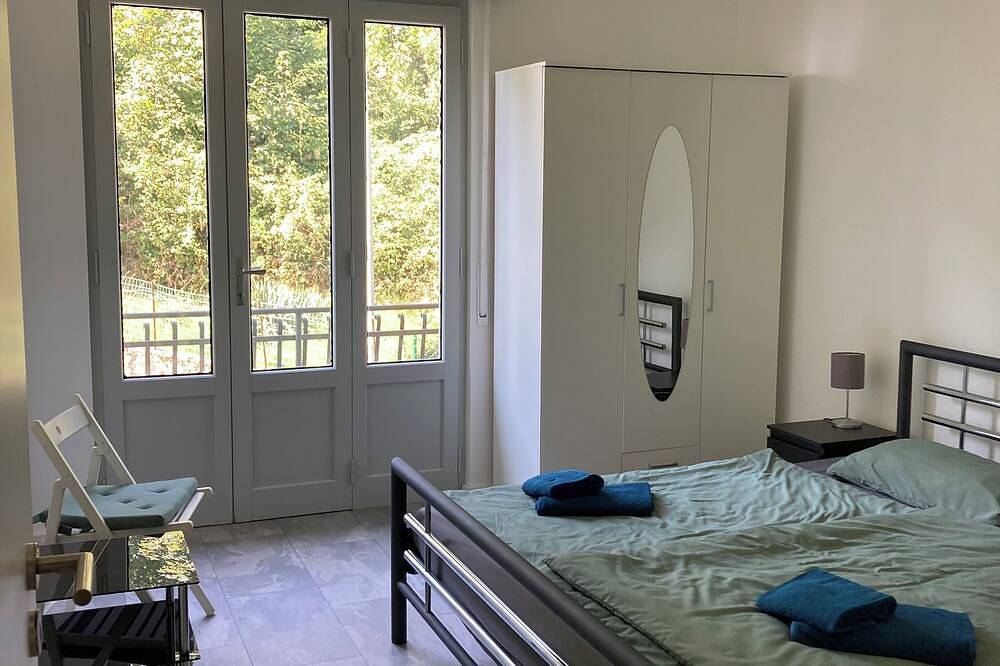 Ganze Wohnung, 78qm Wohnung, 1.Og, Balkon, 2 Schlafz., Duschbad und sep. Wc, max. 5 Personen in Vignone (Dumenza), Agra
