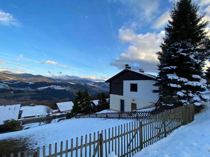 Ferienhaus für 6 Personen, mit Ausblick und Garten