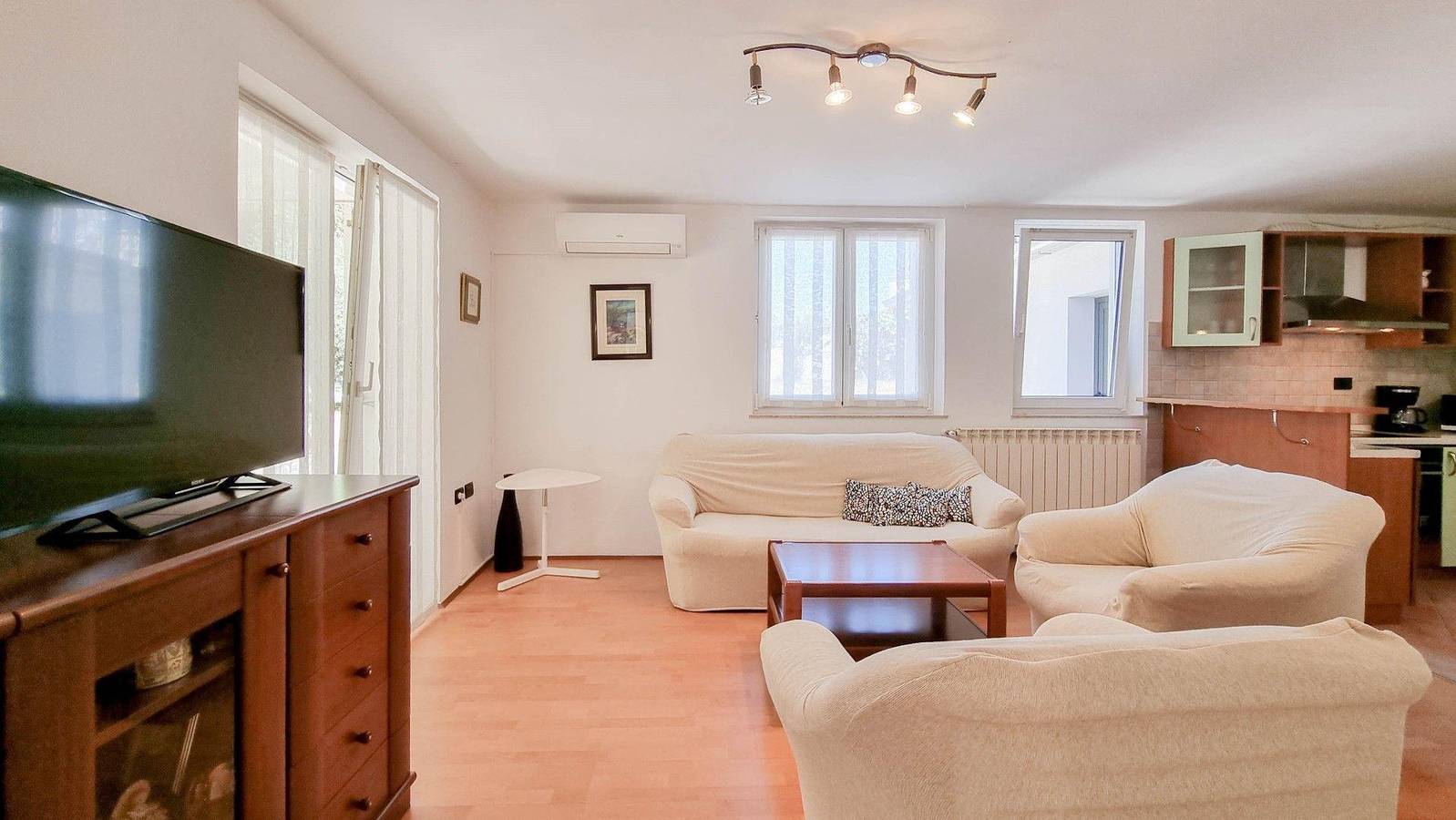 Apartamento vacacional entero, Apartment for 4 persons approx. 80 m² in Novigrad, Istria (West coast of Istria) in Novi Grad, Region de Umag