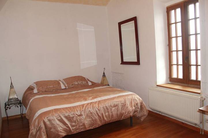 Gîte pour 15 personnes, avec jardin à Banne - 2