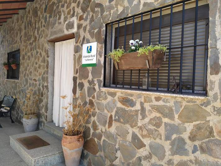 Casa rural para 3 personas, con vistas además de jardín y terraza, Se admiten mascotas en Los Pedroches - 2