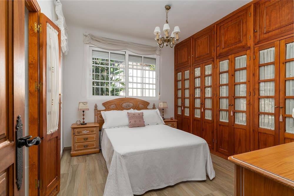 Villa con jardín y piscina privada in Urbanizacion La Esperanza, Vélez-Málaga