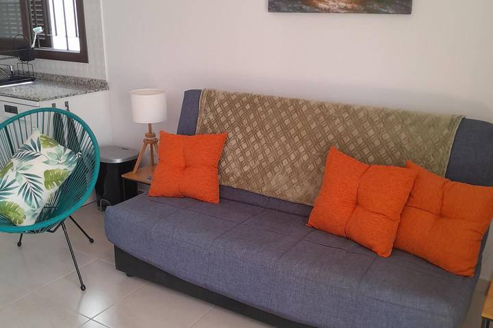 Gîte pour 4 personnes, avec piscine ainsi que vue sur l’océan et jardin, adapté aux familles à Pulpí - 2