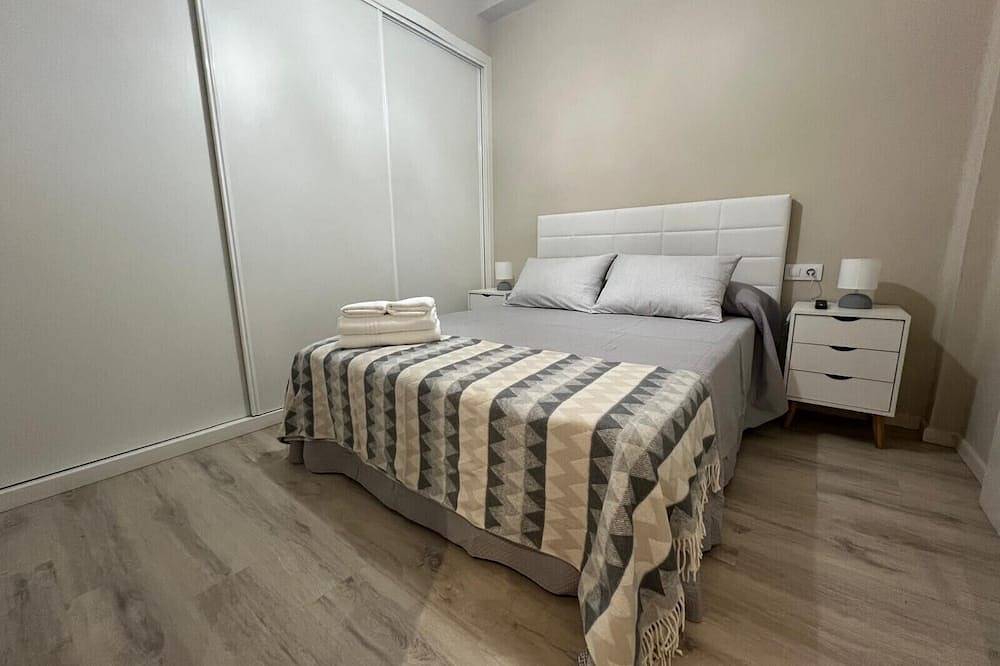 Entire apartment, Yourhouse Oasis Urbano in Ourense, Ourense Region