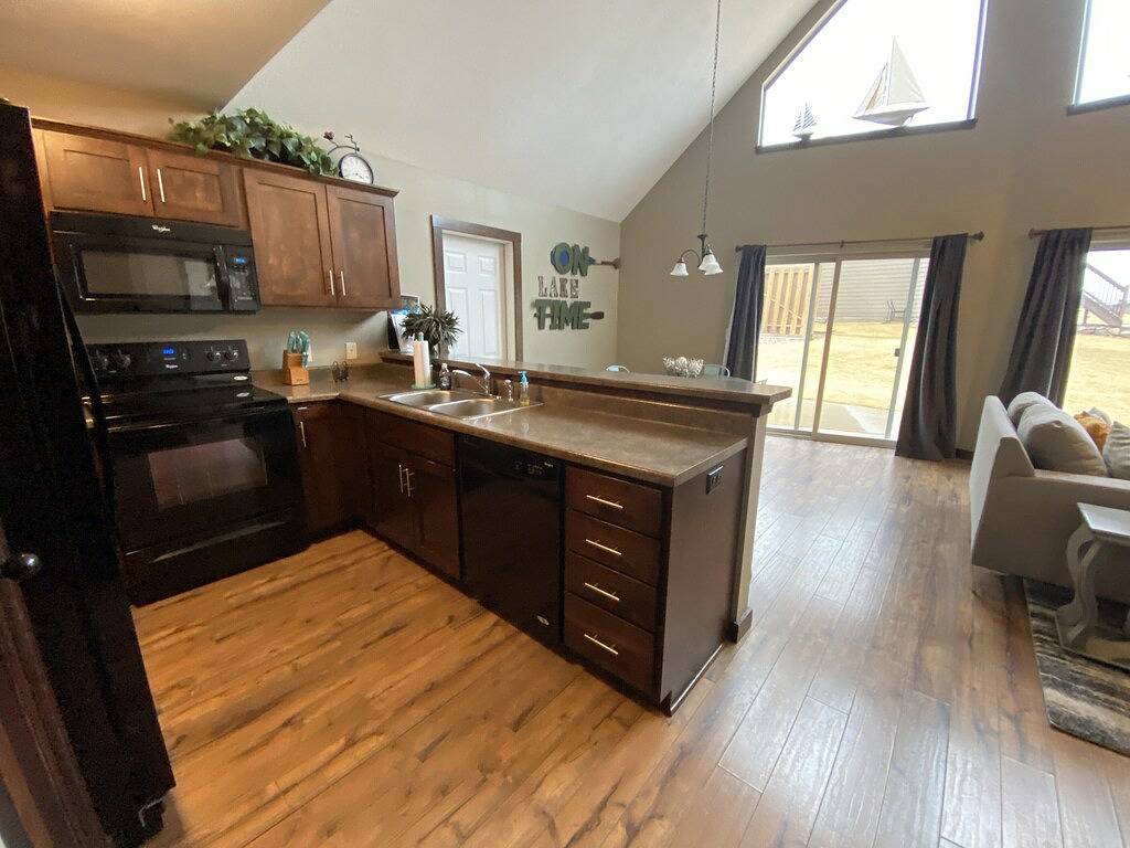 No Wake Zone at Bridges Bay in Dickinson County