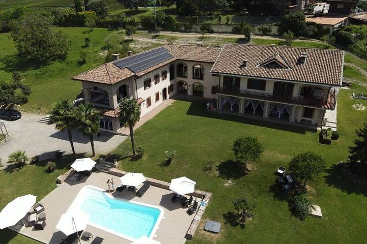 Appartamento per 6 persone, con terrazza e giardino in Canelli (Comune)