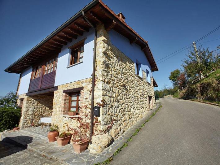 Maison de vacances pour 4 personnes, avec terrasse ainsi que piscine et jardin - 1