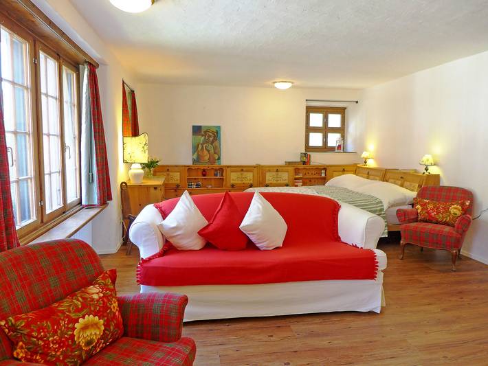 Ferienwohnung für 2 Personen, mit Ausblick und Terrasse sowie Garten in Bever - 3