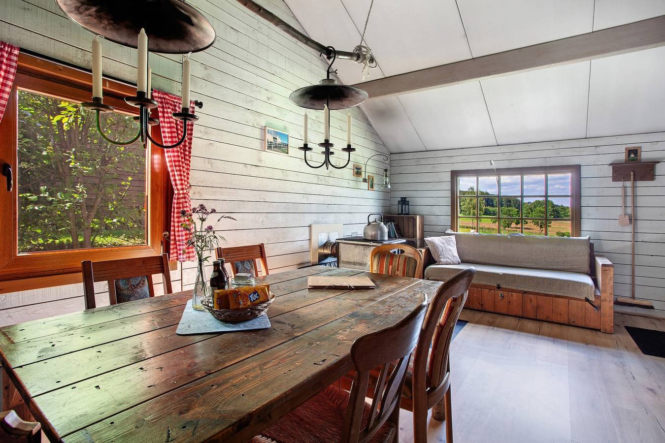 Ganze Wohnung, Ferienwohnung 'Ferienhütte Eiken' mit privater Terrasse und Gemeinschaftsgarten "stromloser Urlaub" in Schmallenberg, Hochsauerlandkreis