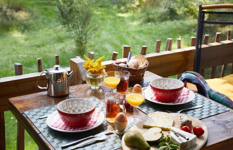Gîte pour 2 personnes, avec jardin ainsi que terrasse et vue dans Tavigny - 3