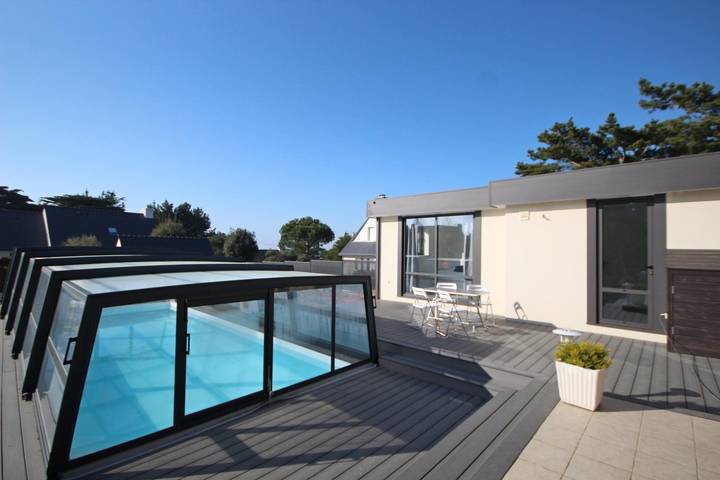 Maison de vacances pour 2 personnes, avec Terrasse ainsi que Jardin et Piscine à Saint-Gildas-de-Rhuys