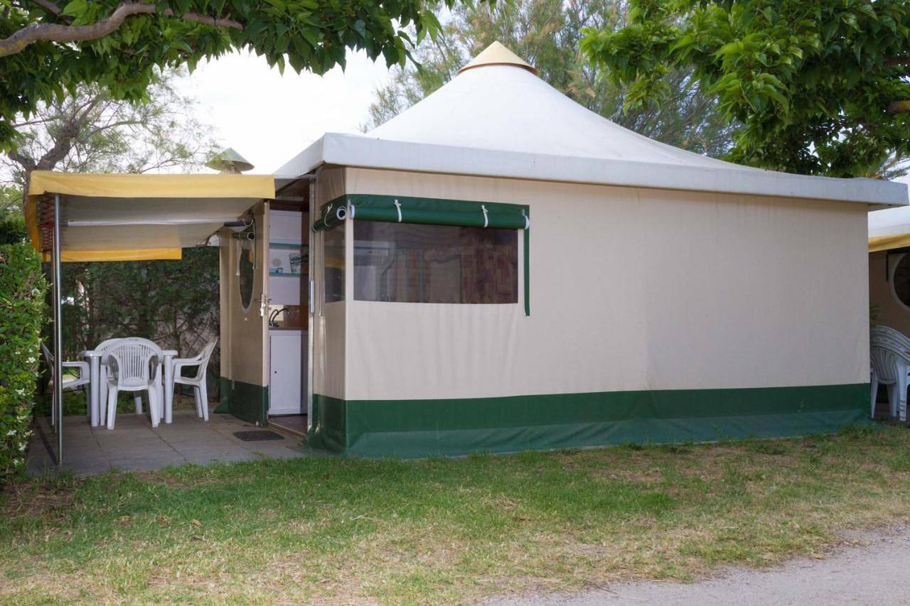 Camping Castell Mar Tienda Nature Habitat in Platja d'Empuriabrava, Empuriabrava
