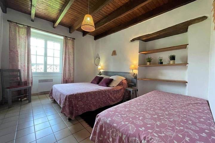 Location de vacances pour 10 personnes, avec terrasse et jardin à Saint-Étienne-de-Baïgorry - 2