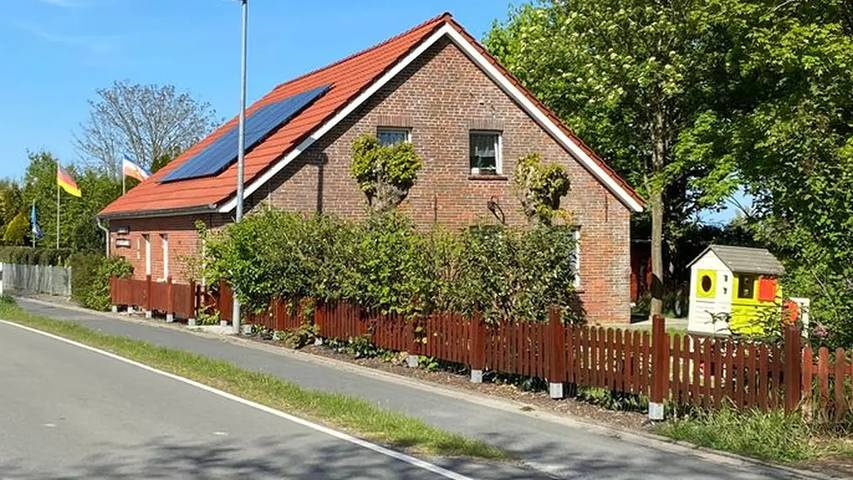 Ferienhaus für 10 Personen, mit Garten in Bunde - 2