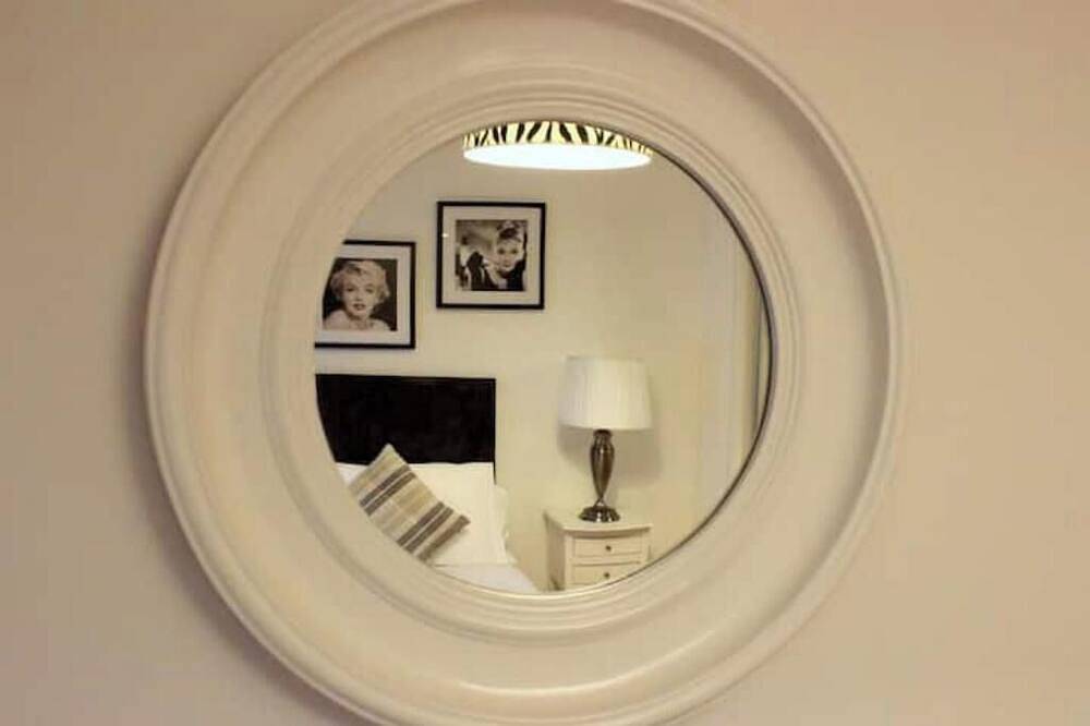 Entire apartment, Central 2-bedroom flat with private parking in Aberdeen in Aberdeen, Aberdeenshire