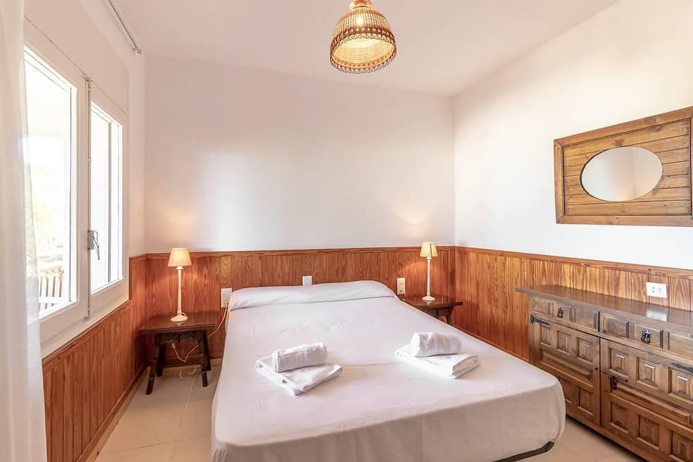 Entire apartment, Port de la Selva 94 - Apartment with large garden in el Port de la Selva, Upper Empordà