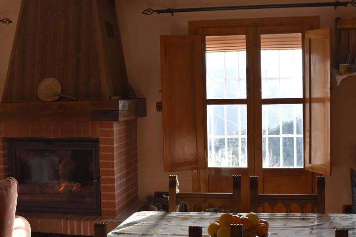 Apartamento para 6 personas, con piscina para niños además de vistas y terraza en Segura de la Sierra