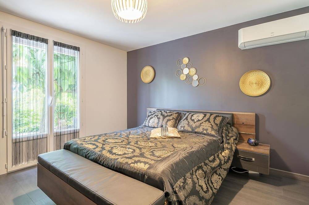 Spacious villa 200 metres from the river Orb in Cessenon-sur-Orb, Béziers region