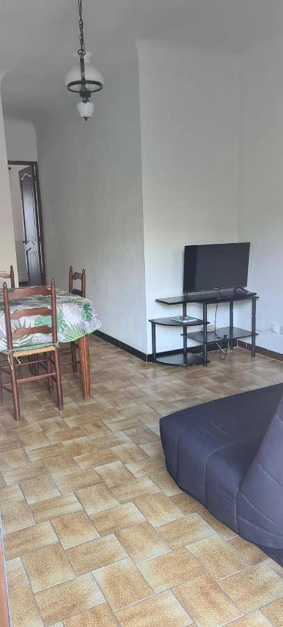 Appartement entier, Entrecasteaux T1 saisonnier in Entrecasteaux, Région de Brignoles