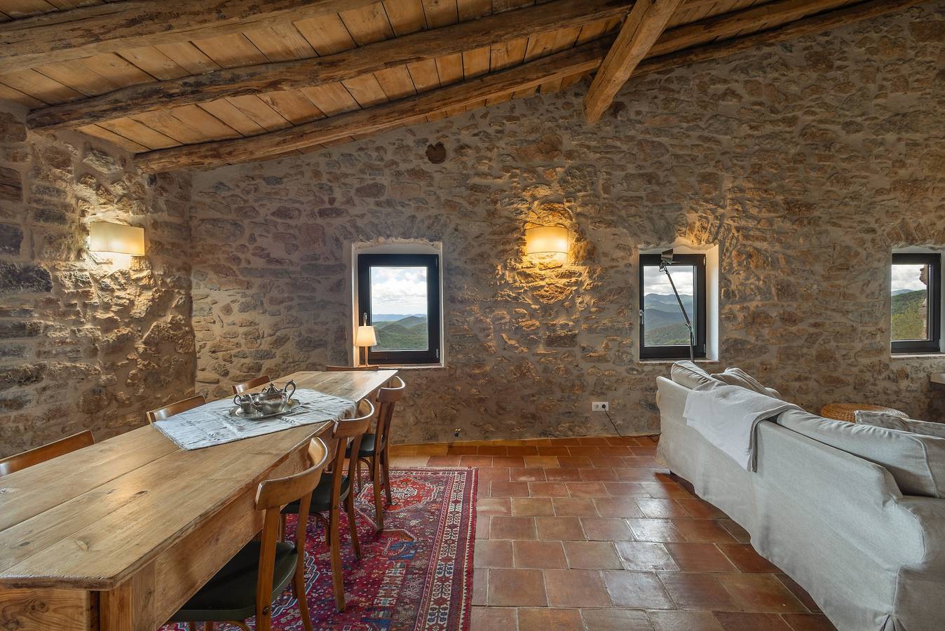Casa Vacacional 'La Rosa' con Vista a la Montaña, Jardín Compartido y Wi-Fi in Ogassa, Pirineo Catalan