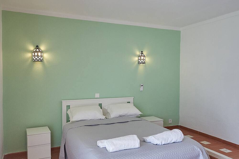 Our Portuguese Paradise - Large villa & pool in private, beautiful surroundings in Alvor, Distrito de Faro
