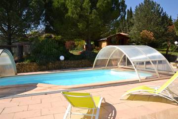 Gîte pour 6 personnes, avec jardin ainsi que piscine et sauna, animaux acceptés à Alairac