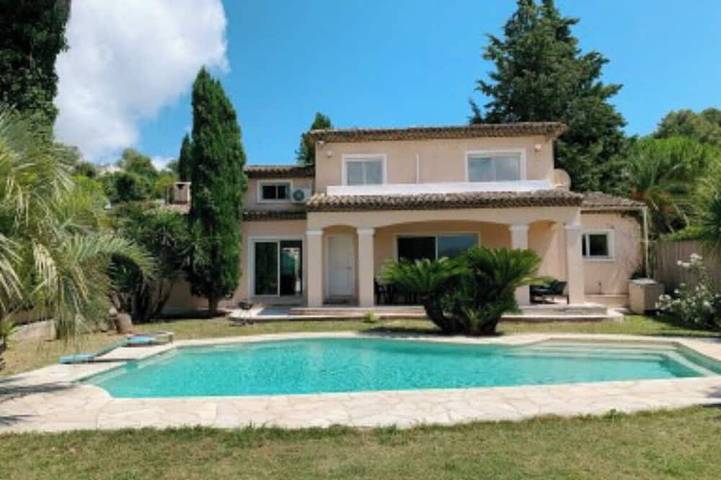 Villa pour 13 personnes, avec terrasse et jardin à Cagnes-sur-Mer
