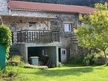 Gîte pour 11 personnes, avec terrasse dans la Loire