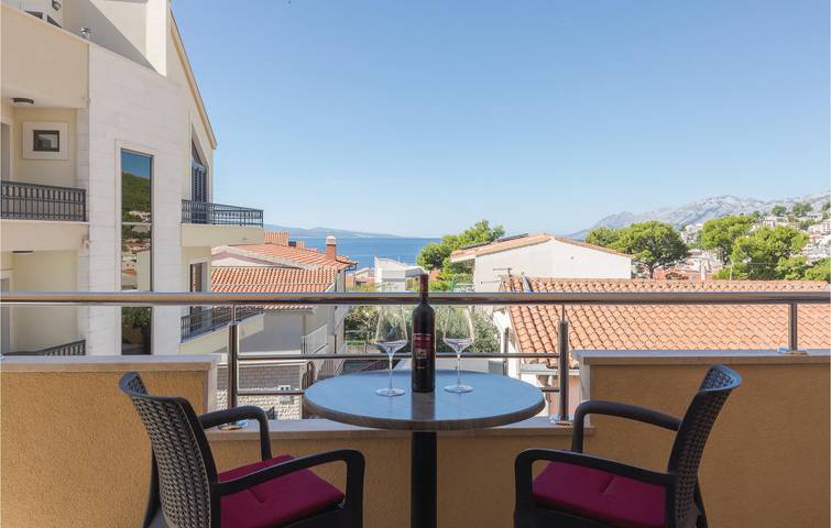 Ferienwohnung für 6 Personen, mit Terrasse in Baska Voda - 2