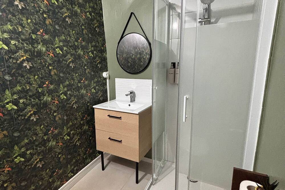 Ganze Wohnung, Cosy cocoon + cinema + air conditioning + hiking - Solea in Belgentier, Mittelmeerküste (Frankreich)