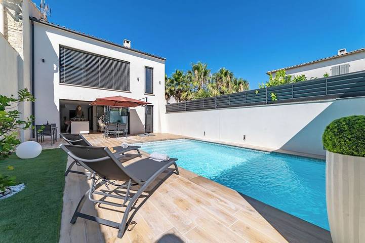 Location de vacances pour 6 personnes, avec Jacuzzi ainsi que Terrasse et Jardin à Clarensac
