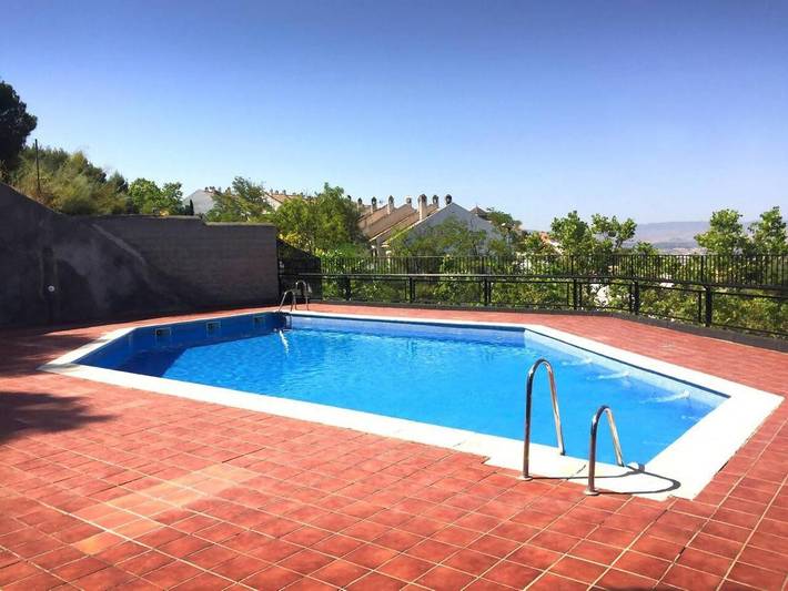 Casa para 8 personas, con vistas además de piscina y jardín en