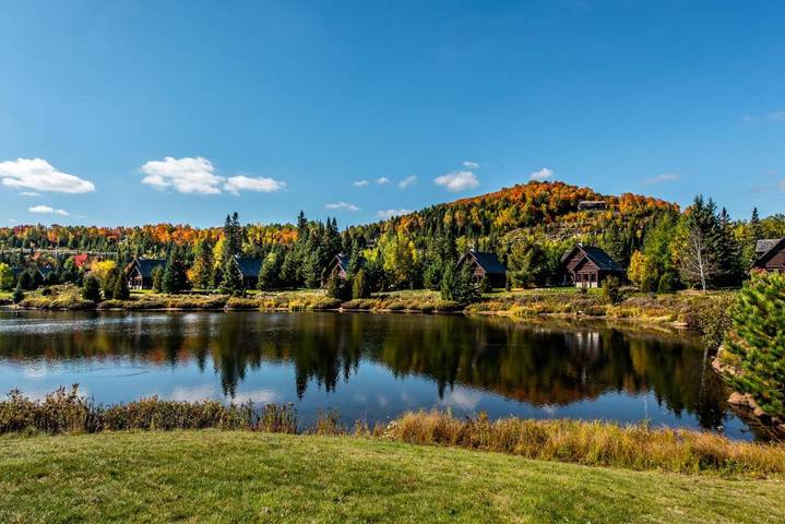 Casa de vacaciones para 12 personas, con balcón y jacuzzi además de piscina y sauna - 1