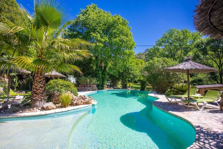 Domaine Saint Amour – Gîte Au Lac, op 2 ha met meer, waterval en zwembad in Trans-en-Provence, Draguignan en omgeving