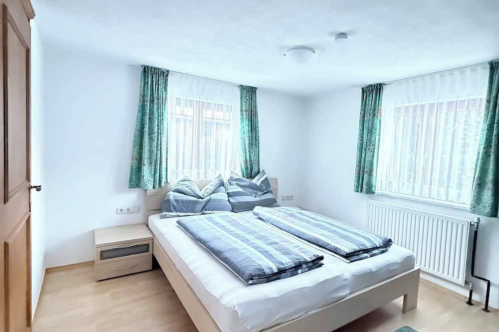 Ganze Wohnung, Ruhige Ferienwohnung mit Bergblick in Tobadill in Tobadill, Bezirk Landeck