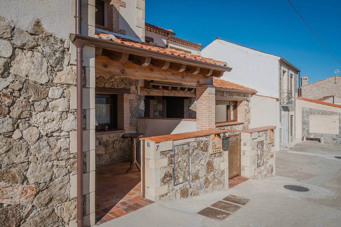 Casa rural 'El Rincon' con vistas a la montaña, Wi-Fi y aire acondicionado in La Cuesta (Segovia), Turégano
