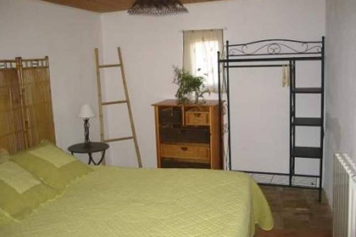 Gîte pour 5 personnes, avec piscine à Montaren-et-Saint-Médiers - 3