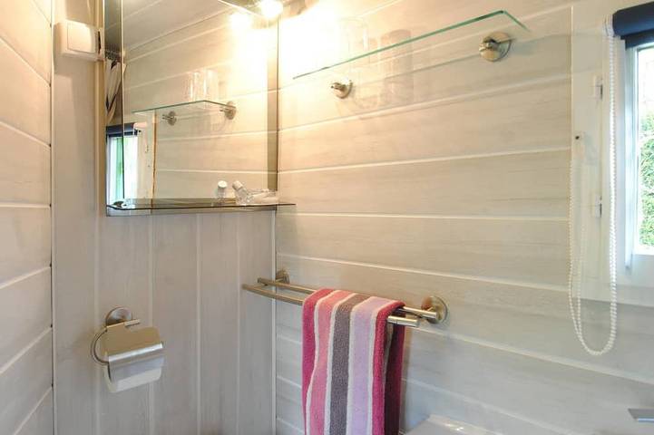 Camping pour 2 personnes, avec jardin ainsi que terrasse et piscine dans l' Aisne - 4